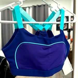 NWT Fabletics Top High Support Sports Bra XS. New w Tags (fits 32B/C, 34B) Small